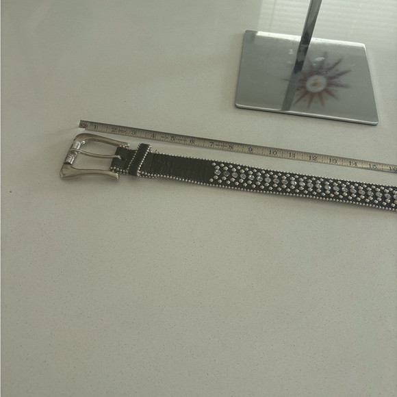 Guess Tan Belt with Silver Accents - Picture 1 of 8